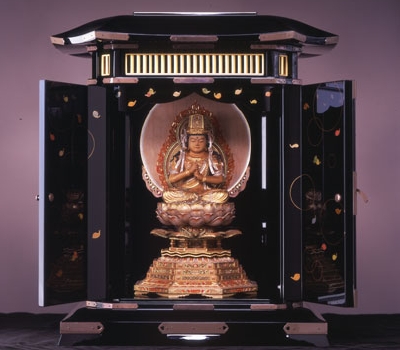 隅切厨子と大日如来坐像